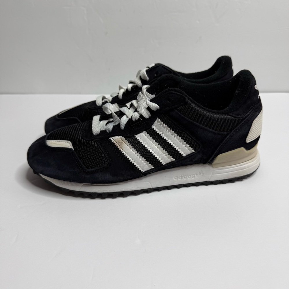Adidas Retro Men's Black and White Sneakers size 7